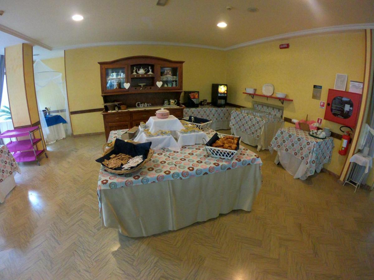 Hotel Half Moon Airport Restaurant 里米尼 外观 照片